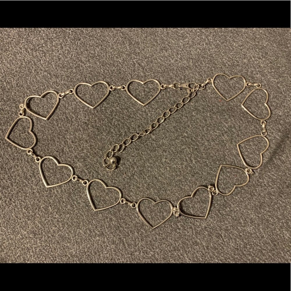 URBAN OUTFITTERS heart chain